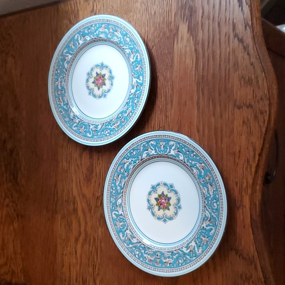 Wedgwood Other - Vintage Wedgewood Florentine Turquoise Rim Fruit Center& White Body